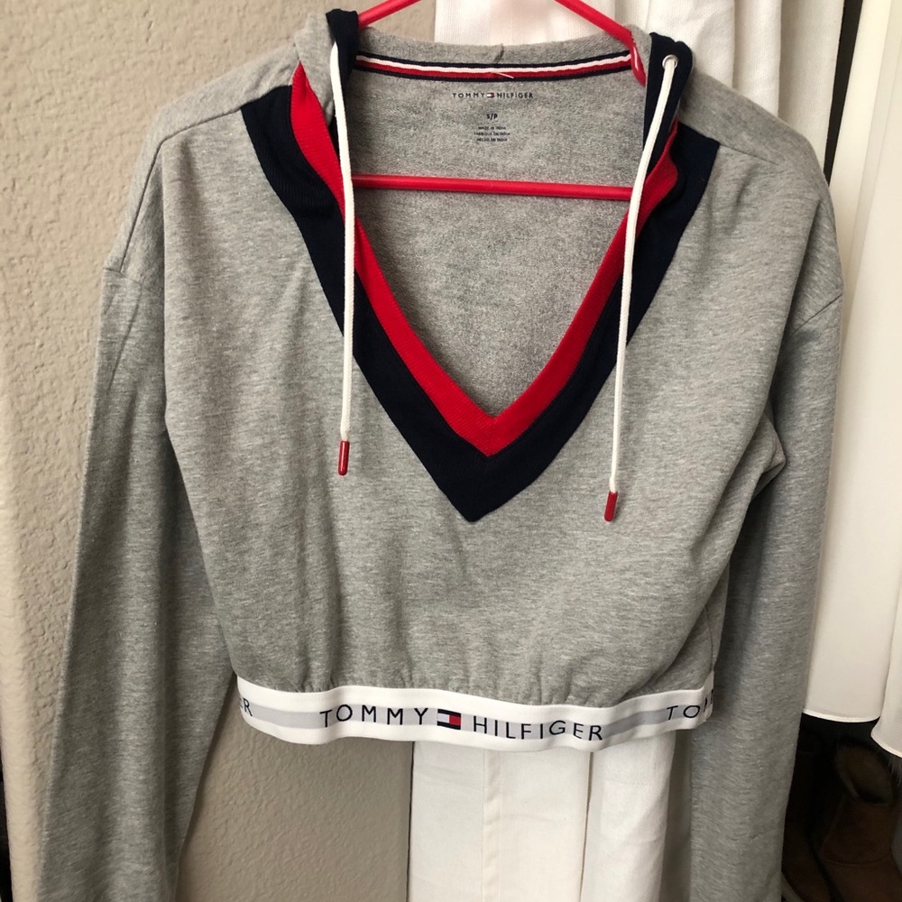 Light, comfortable sweater!